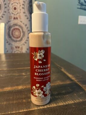 Bath & Body Works Japanese Cherry Blossom Diamond Shimmer Body Lotion